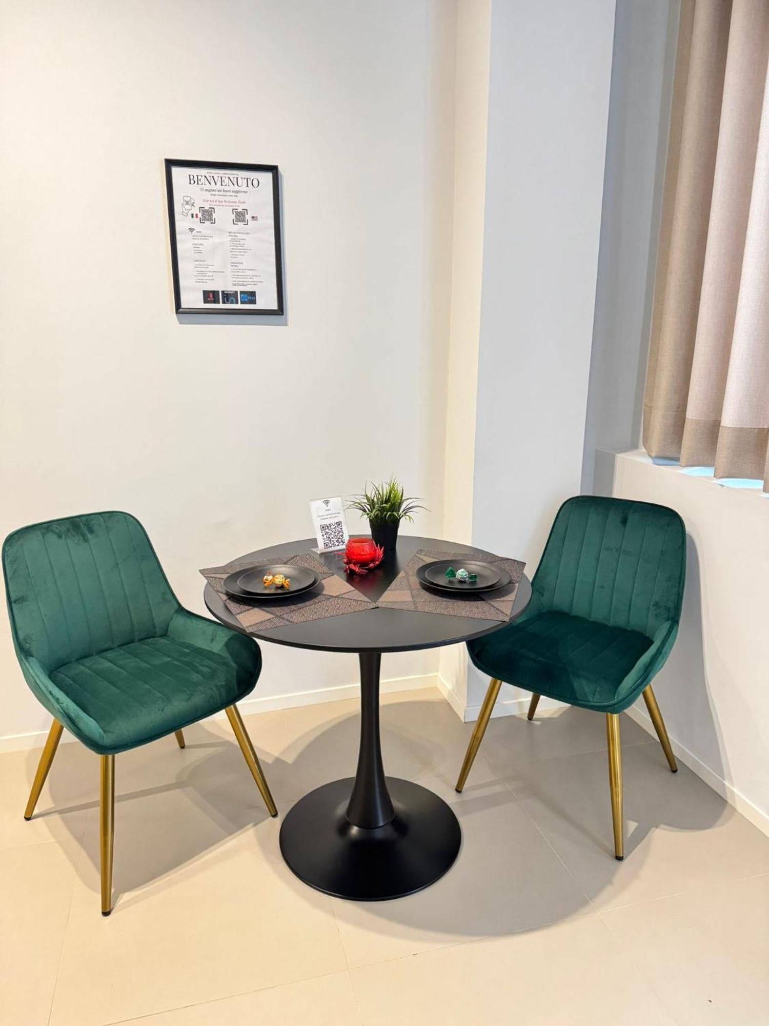 Luxury Apartment - Suite Cavour Bari Luaran gambar