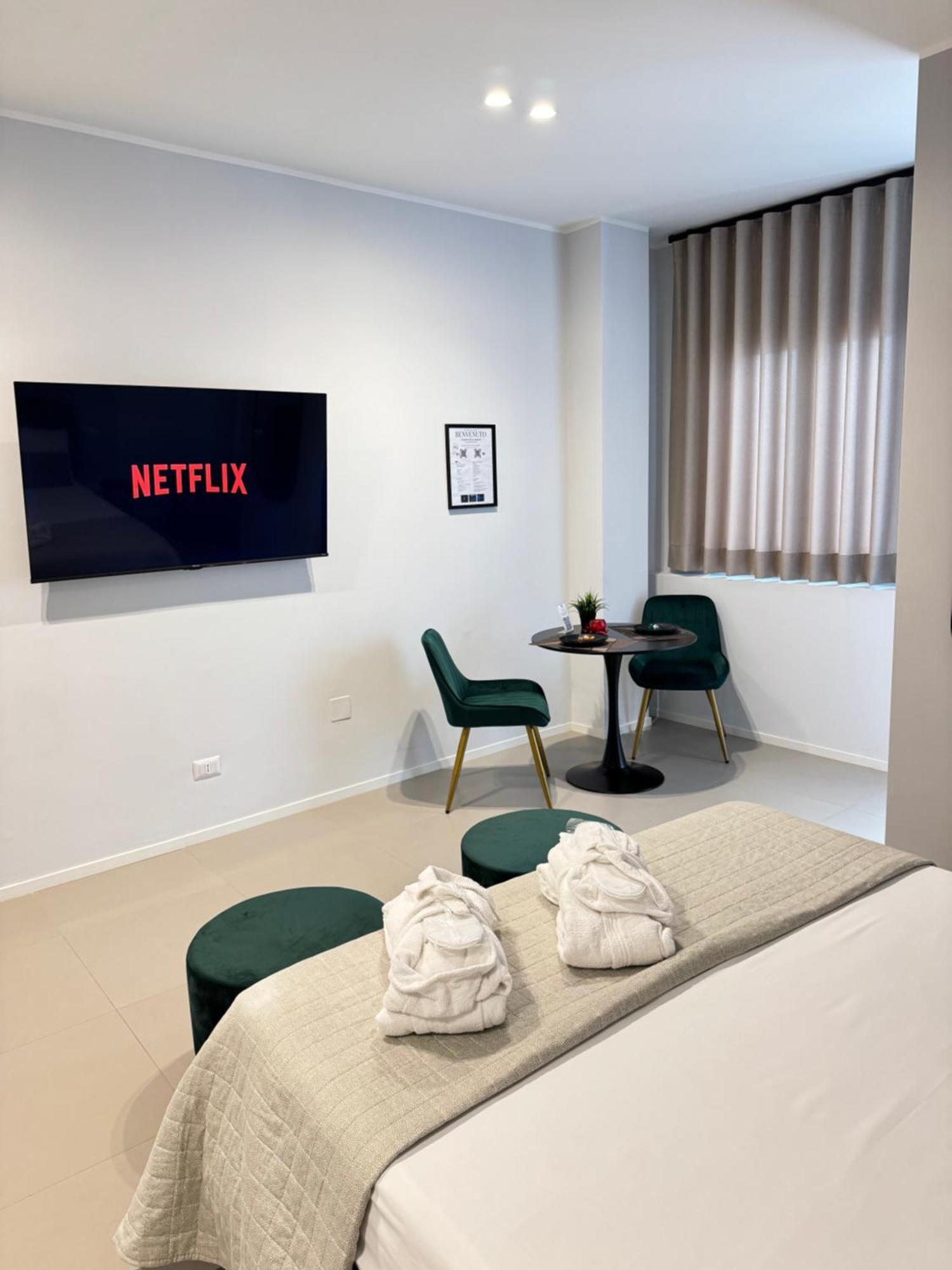 Luxury Apartment - Suite Cavour Bari Luaran gambar