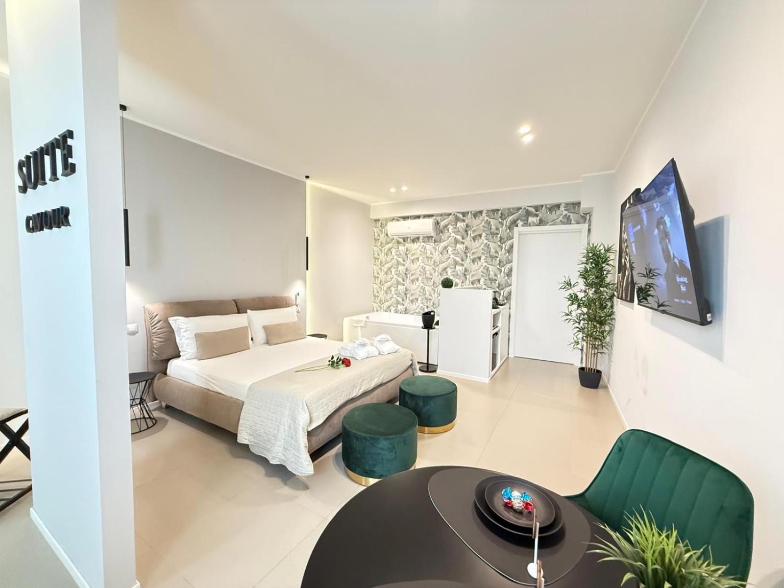 Luxury Apartment - Suite Cavour Bari Luaran gambar